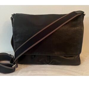 🩷Vintage Coach HERITAGE LEATHER MESSENGER (COACH F70556)
SILVER/BLACK💚🩷💚